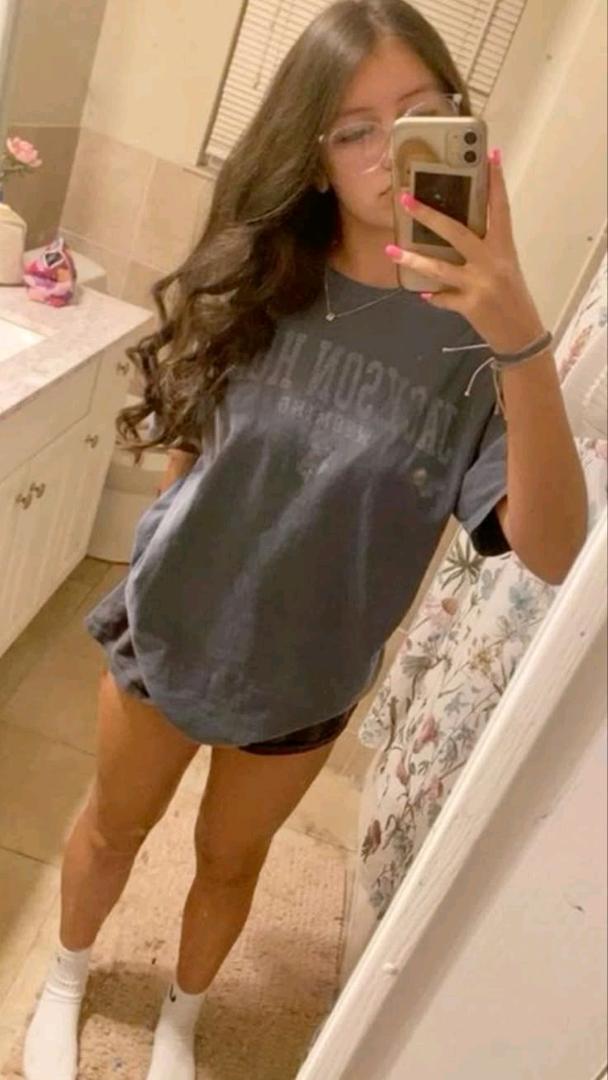 Carla — free 1v1 video chat with girls